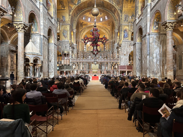 500 persone presenti all’incontro per fidanzati a Venezia