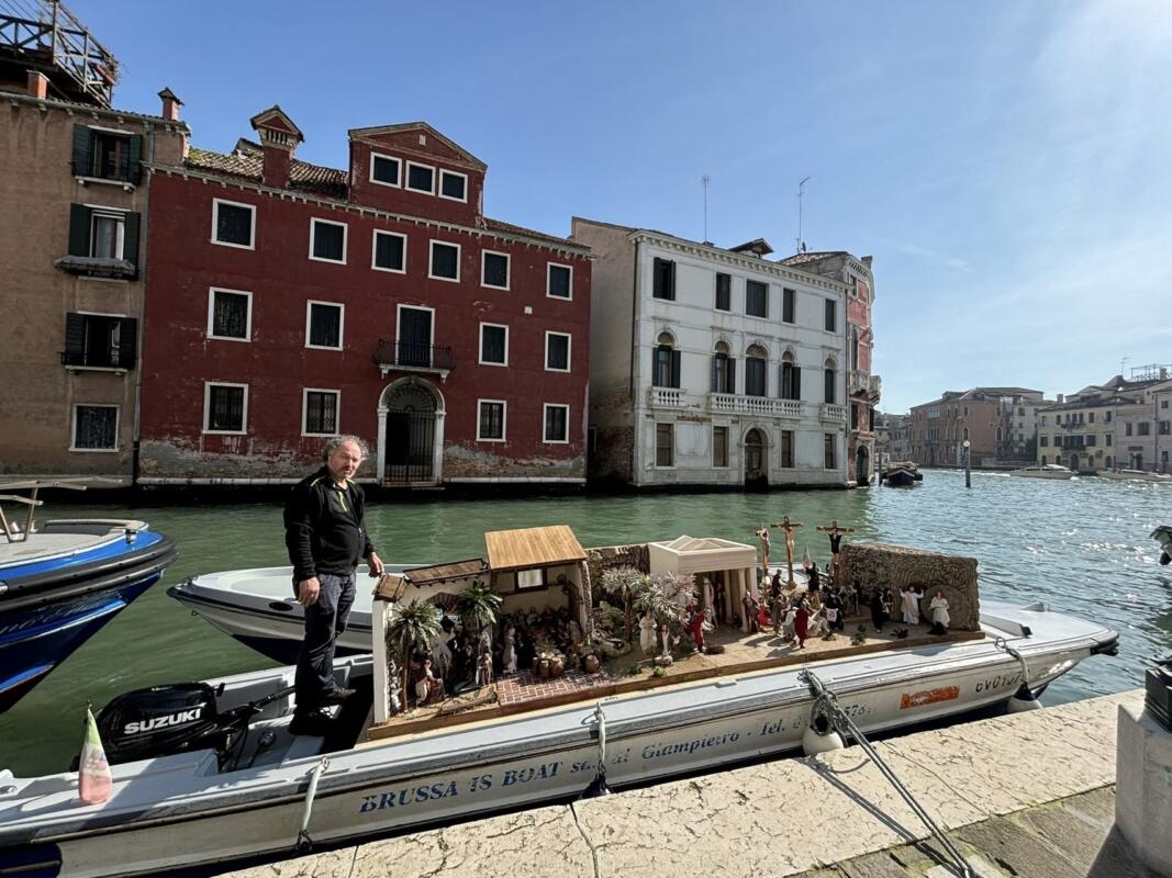 Venezia: Passione di Cristo galleggiante, un’altra a Natale